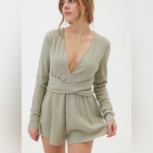 Urban outfitters Out From Under Hanna‎ Twist-front romper size large nwt